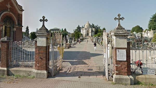 Gallarate donna aggredita cimitero