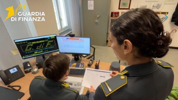 fatture false varese denuncia