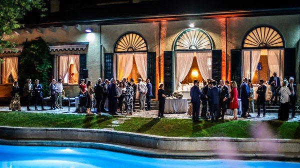 fondazione piatti cena gala