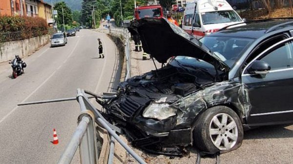 incidente auto ferito gemonio
