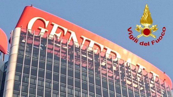 milano cade insegna torre