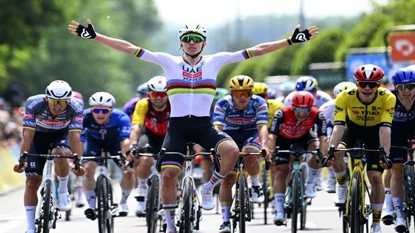 ciclismo delfinato pogacar