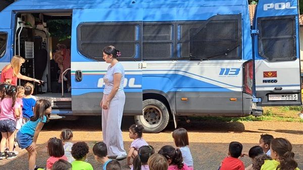 castanoprimo bimbi scuola polizia