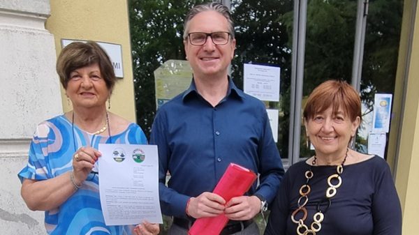 sumirago boschi rifiuti firme