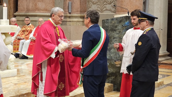 Gallarate monsignor festa migranti