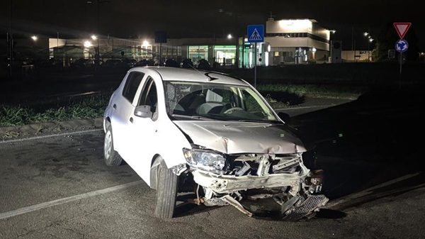 sanvittoreolona incidente ubriaco rotonda