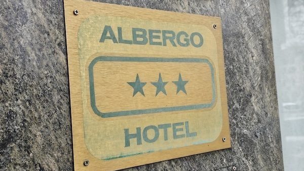 Angera tassa soggiorno lavori