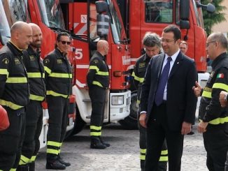 varese vigili fuoco aggrediti