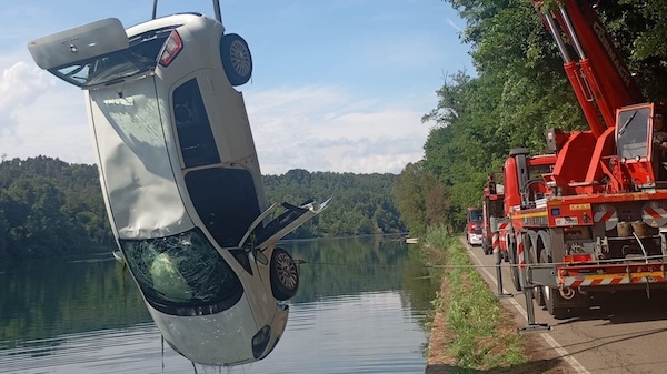 Somma auto fiume ticino