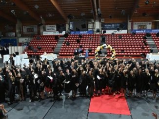 Busto diploma day acof