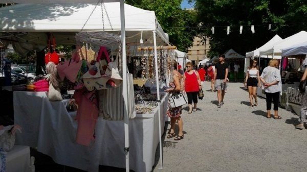 Maccagno mercatino shopping ambulanti