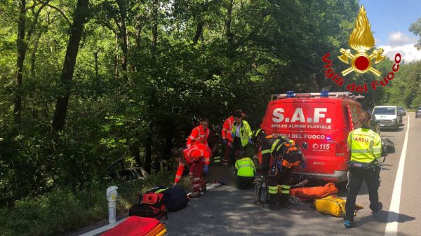 auto valganna due feriti 