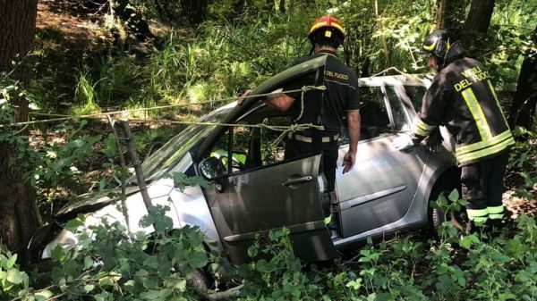 auto valganna due feriti