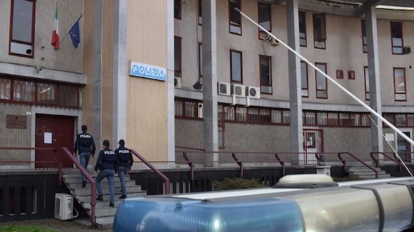 Gallarate albanese irregolare hotel