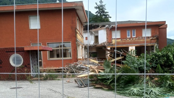 ex discoteca cuveglio supermercato