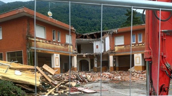 ex discoteca cuveglio supermercato