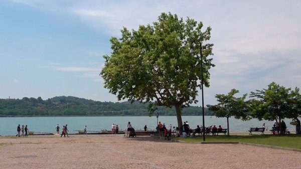 schiranna bagno lago varese