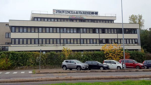 varese lavori palestra artistico