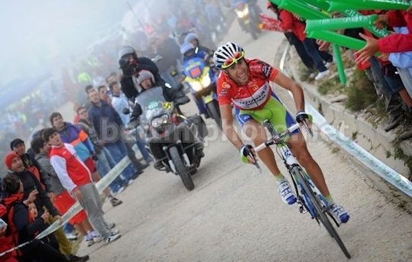 Nibali sulla Bola del Mundo nel 2010 (Bettini)