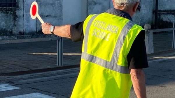 Oggiona scuola nonno vigile