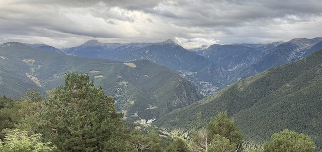 #lavueltaamimanera Andorra Principato ciclisti