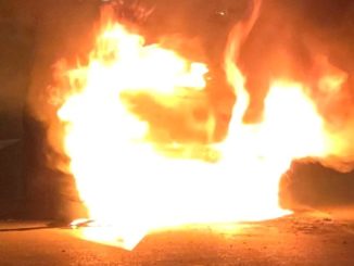 auto in fiamme cassano