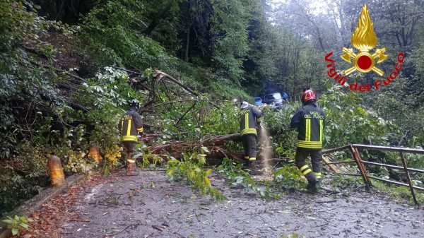 pioggia incidenti lavena luino