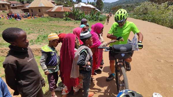 cuggiono bicicletta sudamerica solidarietà