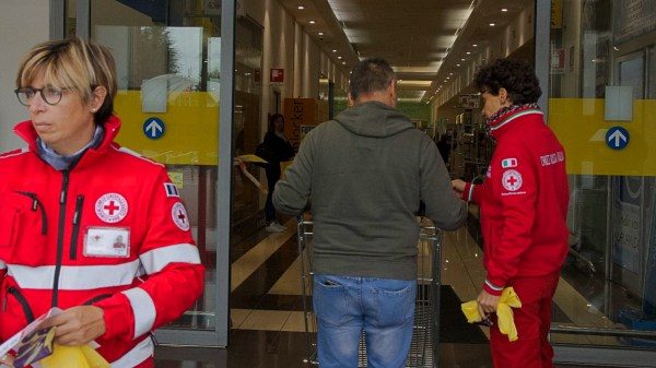 varese materiale scolastico raccolta