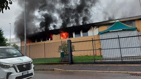 villacortese incendio palavilla vigilidelfuoco