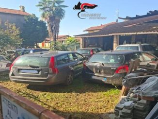 Rifiuti discarica abusiva automobili - MALPENSA 24