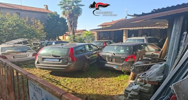 Rifiuti discarica abusiva automobili - MALPENSA 24