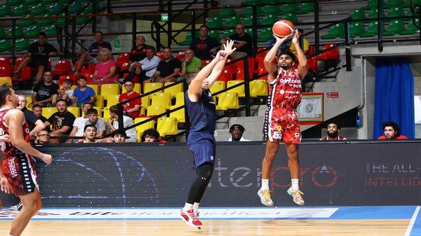 Openjobmetis Varese Allerik Freeman