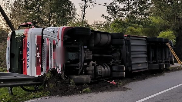somma golasecca camion ribaltato