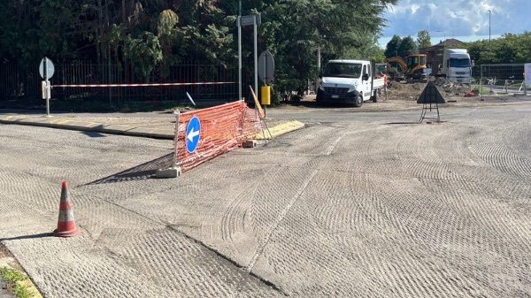 Samarate lavori strada chiusa