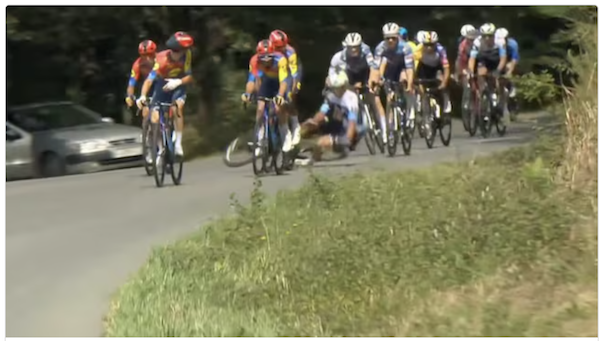Vuelta caduta Romo Monforte