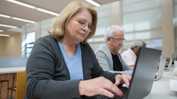 Solbiate informatica centro anziani