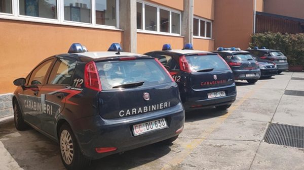 legnano caserma auto carabinieri