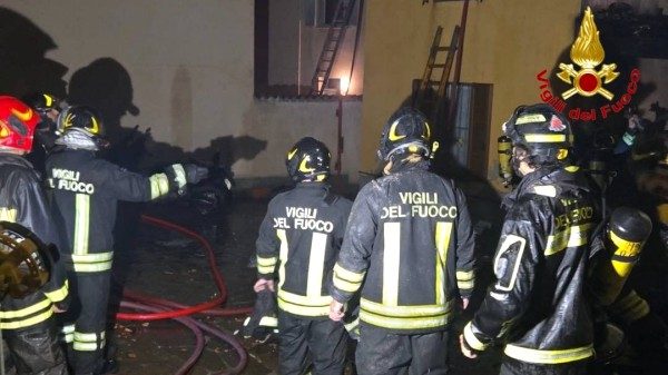 incendio cascina lecco