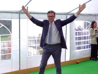 ministro giorgetti gioca bocce