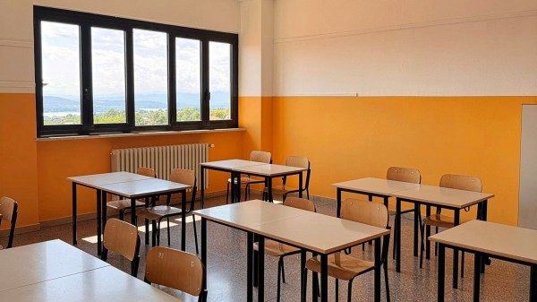 scuola foscolo varese lavori