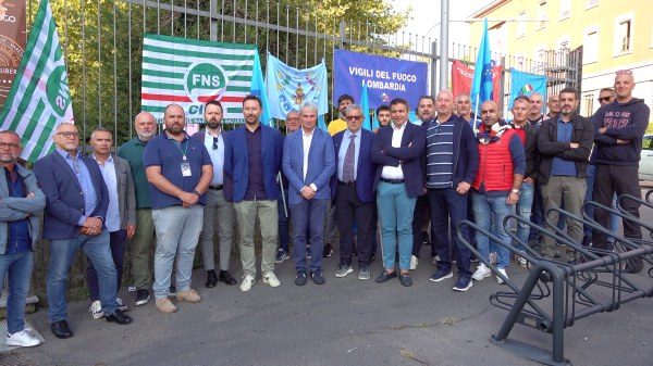 vigili del fuoco piazza varese