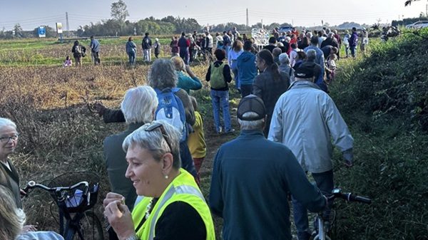 castanoprimo polologistico manifestazione opposizioni