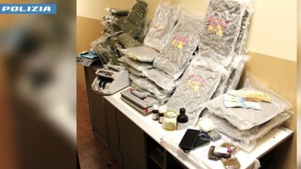 Varese droga arresti polizia