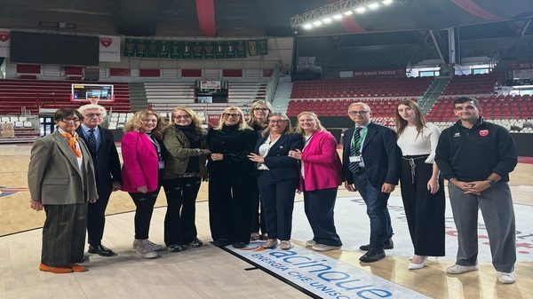 Pallacanestro Varese Pink Month