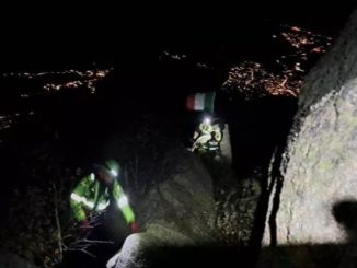 Mottarone scalatori salvati falesia