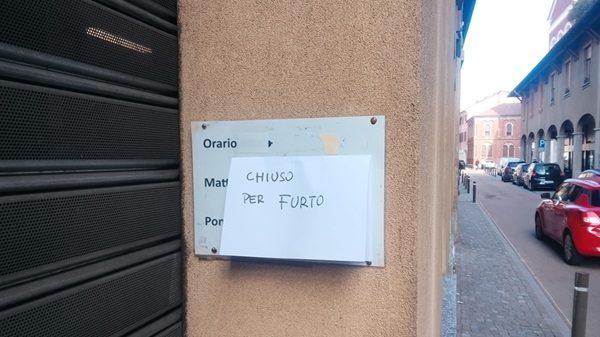 legnano furti spaccata polizia
