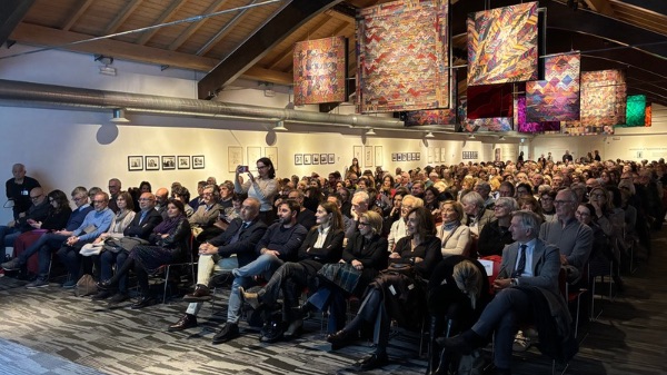 Gallarate carofiglio maga Duemilalibri