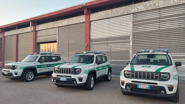 magenta polizialocale mezzi auto