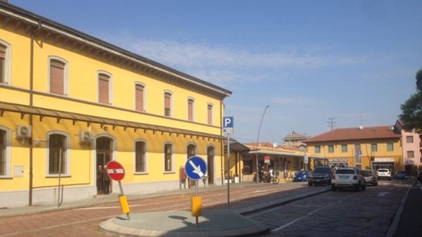 legnano stazione ferroviaria piazza butti